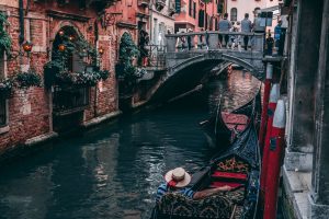 Veneto wines go excellently with a gondola trip in the heart of Venice. Find out more about this Italian wine region